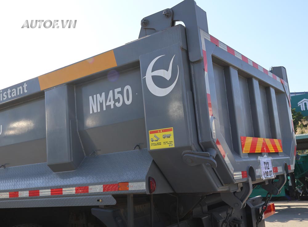 Xe ben Chenglong 4 chân H7 390HP Thùng U 15 Khối (Cầu Dầu)